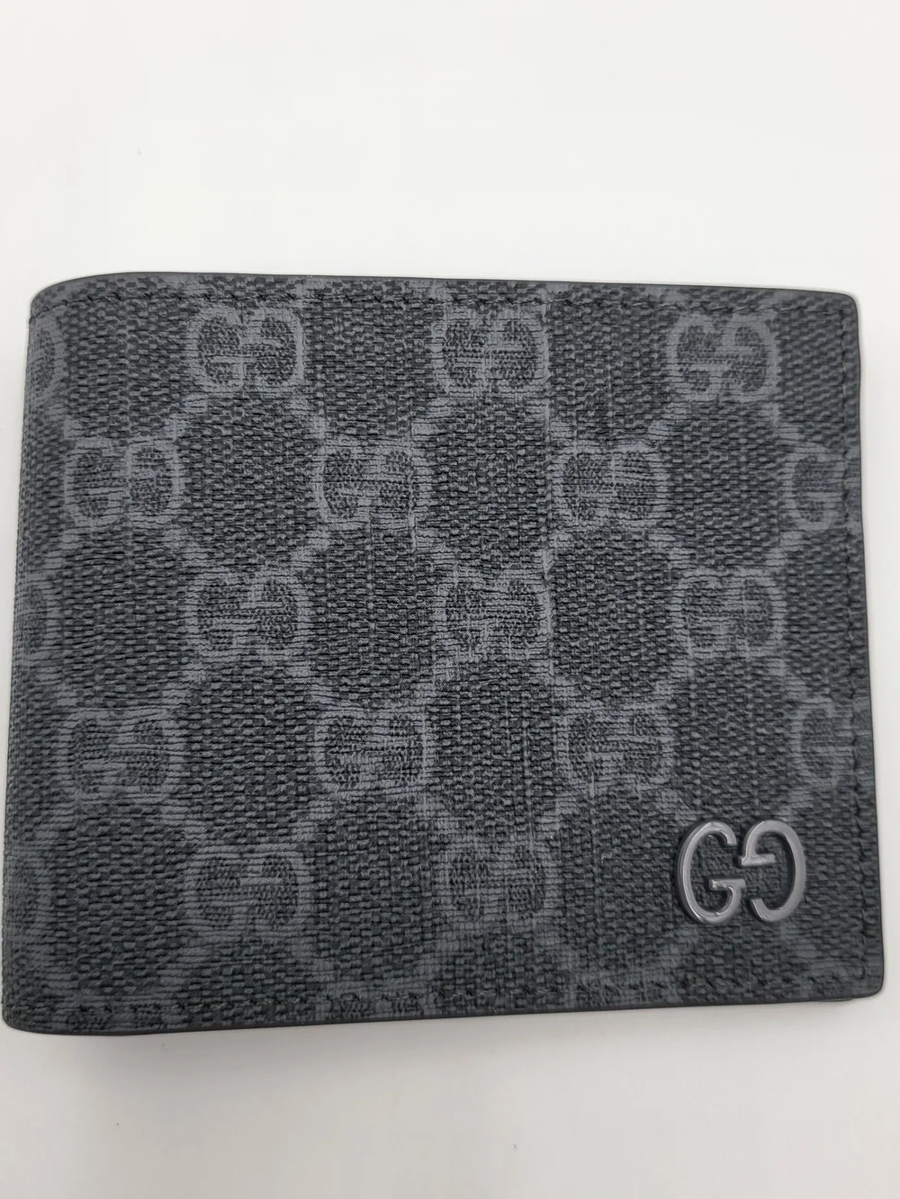 Gucci Bi-Fold GG Supreme Bifold Wallet 768243 in Dark Gray, Pristine condition!!